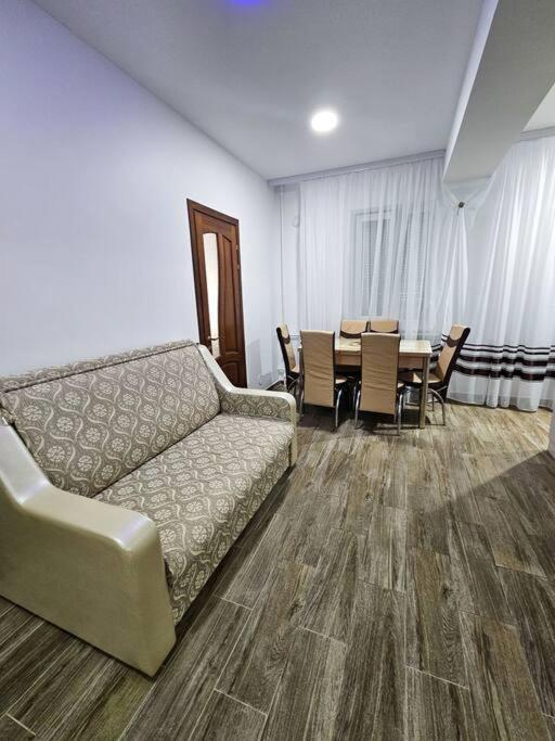 2 Bedroom Central Apartment Kišiněv Exteriér fotografie